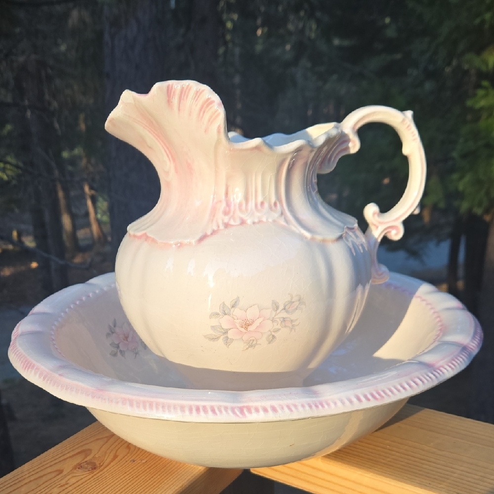Elegant Pink and Cream Vase Set